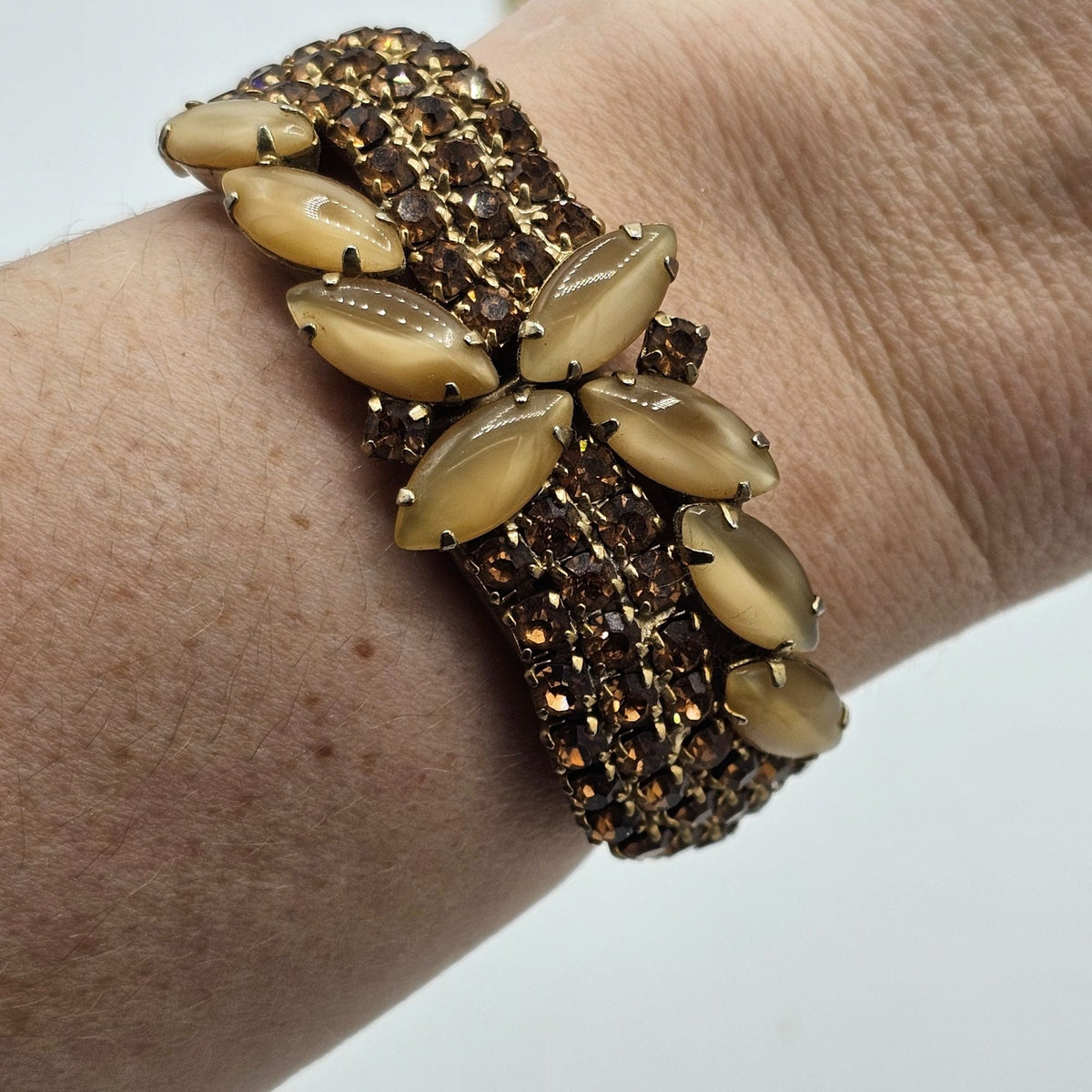 Vintage Gold-Tone Prong Amber Topaz Glass Bracelet ClipOn Earrings Floral Design