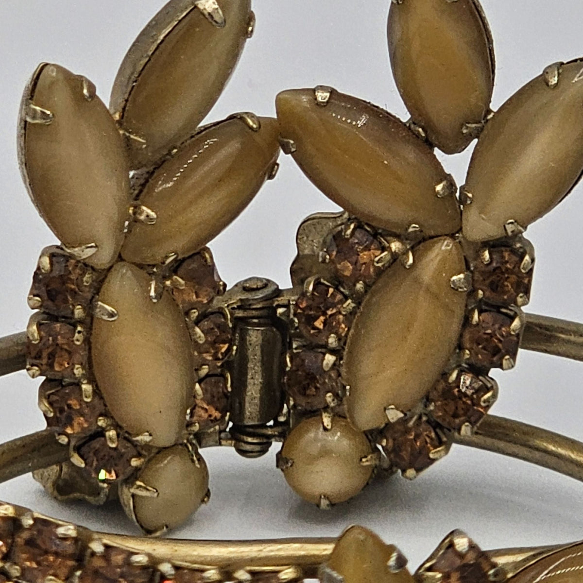 Vintage Gold-Tone Prong Amber Topaz Glass Bracelet ClipOn Earrings Floral Design