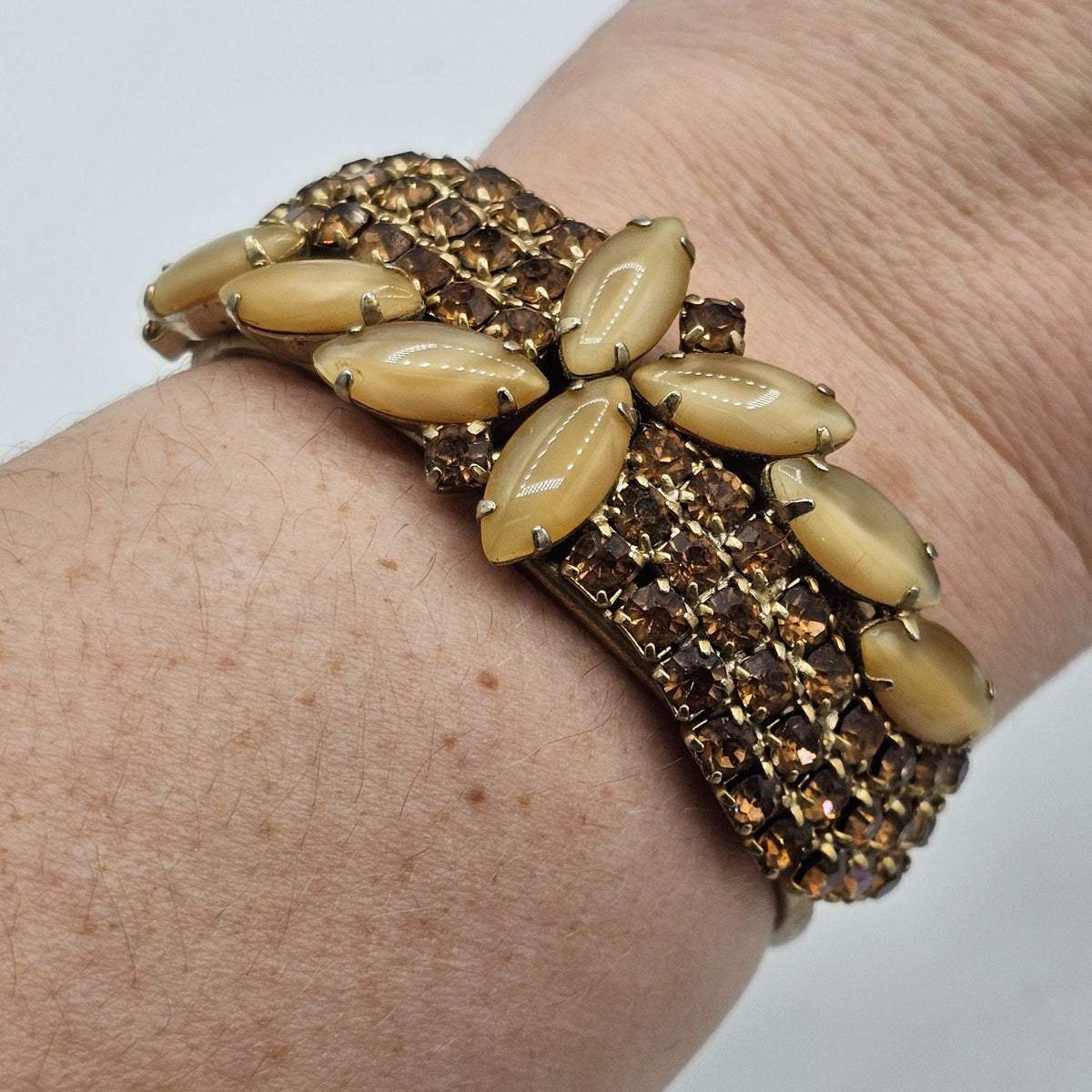 Vintage Gold-Tone Prong Amber Topaz Glass Bracelet ClipOn Earrings Floral Design