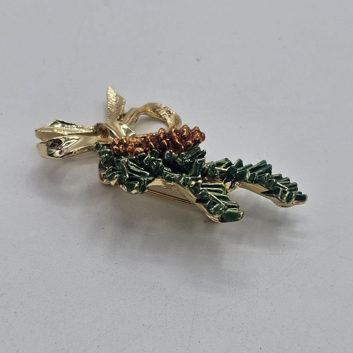 Vintage Gerrys Gold-Tone Pinecone Enamel Holly Green Leaf Brooch Holiday Foliage