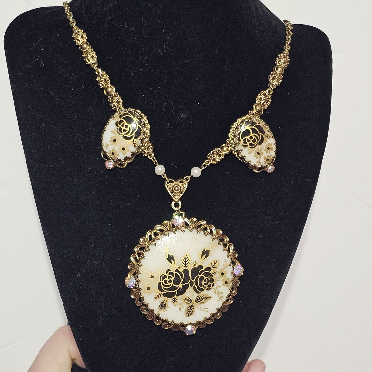 (600) Vintage Clip Earrings Set West Germany Pendant Necklace Elegant Black Gold Glass