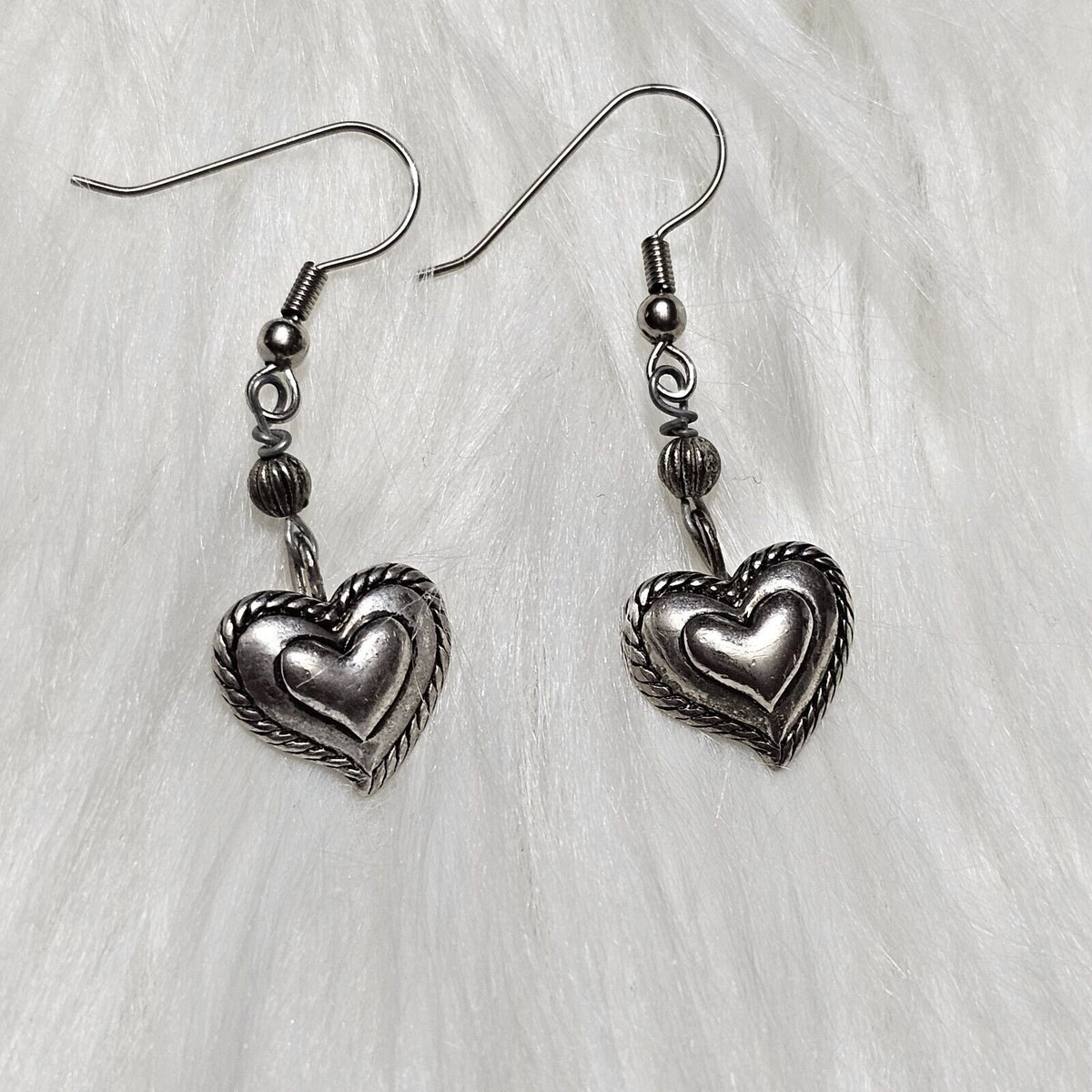 (651) Heart Earrings Silver-tone Earrings Wire Hook Handcrafted Gift Ideal
