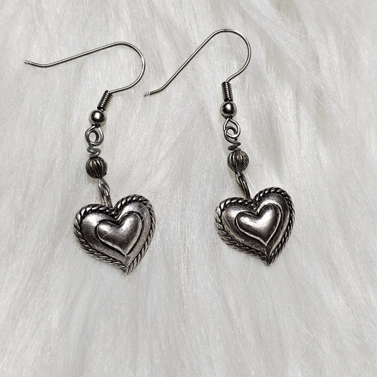 (651) Heart Earrings Silver-tone Earrings Wire Hook Handcrafted Gift Ideal