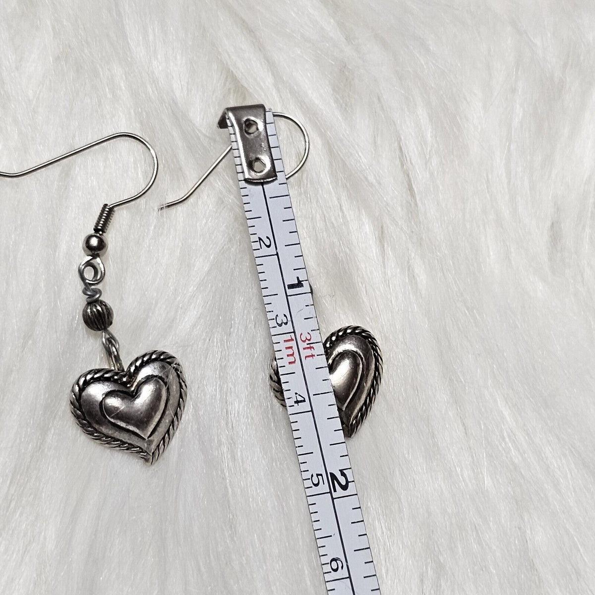 (651) Heart Earrings Silver-tone Earrings Wire Hook Handcrafted Gift Ideal