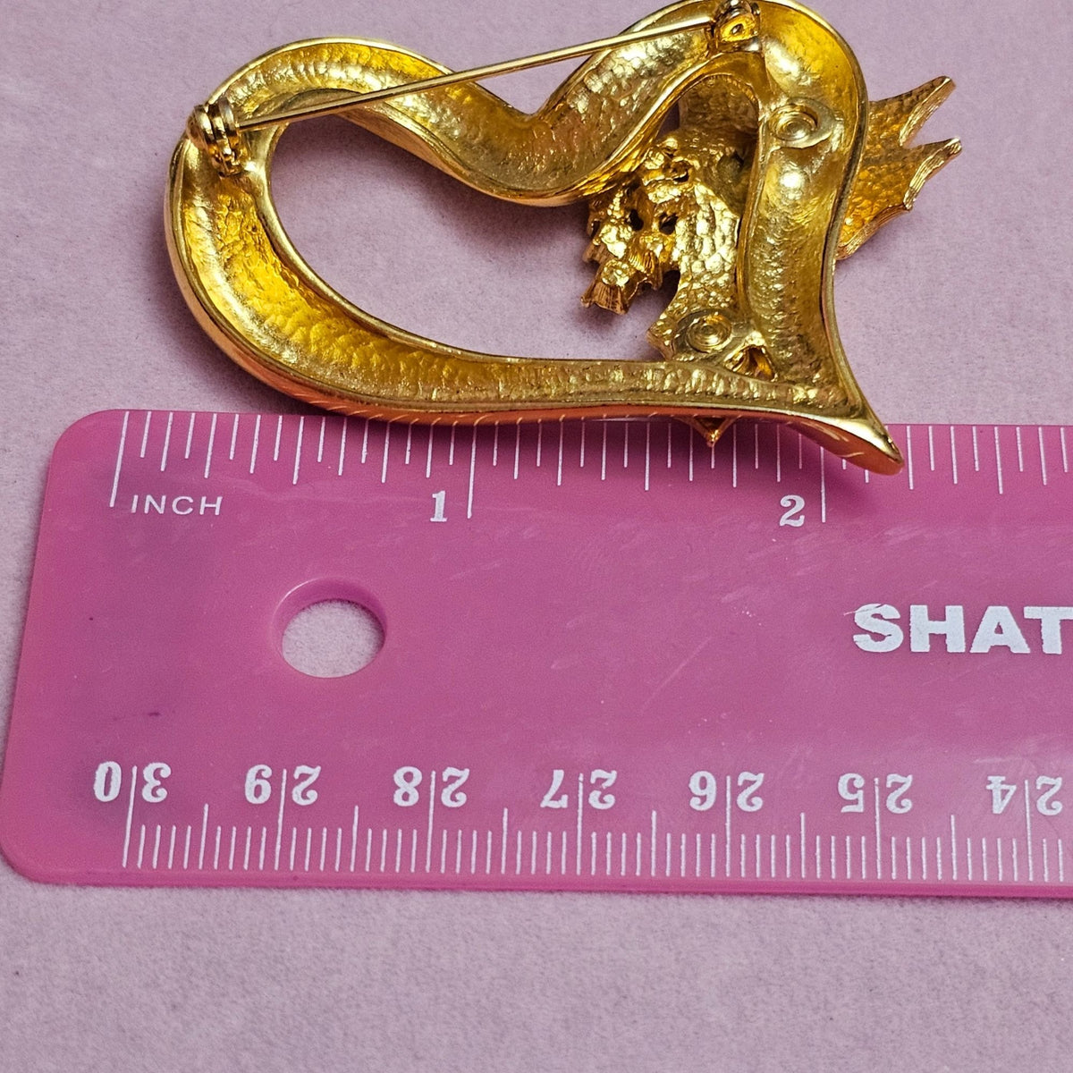 (733) Unsigned Designer Style Beauty Holly Heart Gold-Tone Vintage Brooch