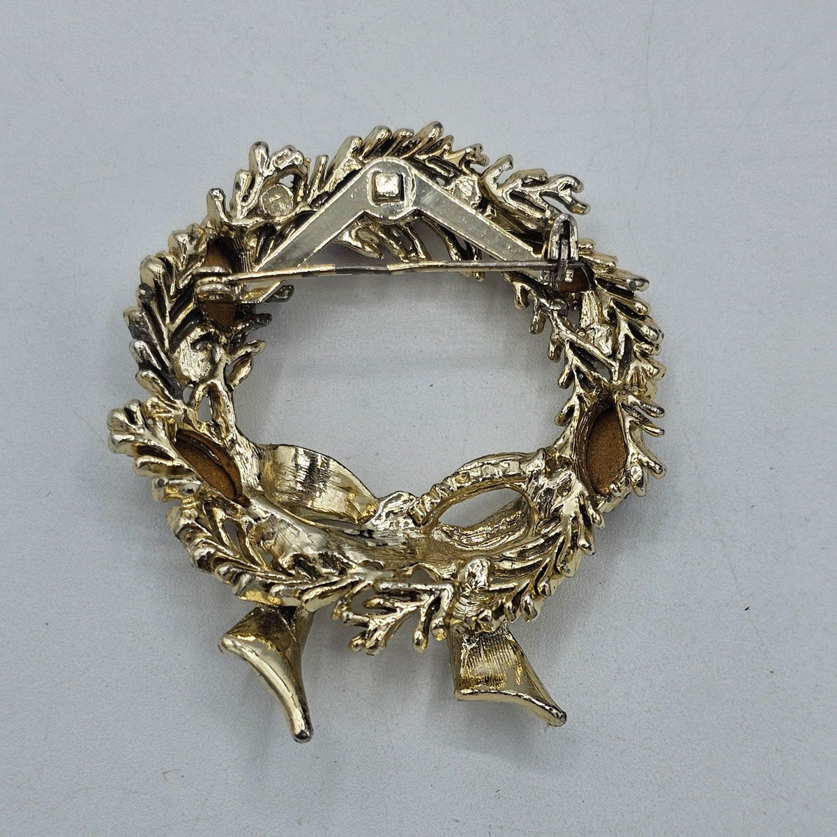 Vintage Tancer Gold-tone Wreath Brooch Pin Ruby Red Clear Stones MISSING1