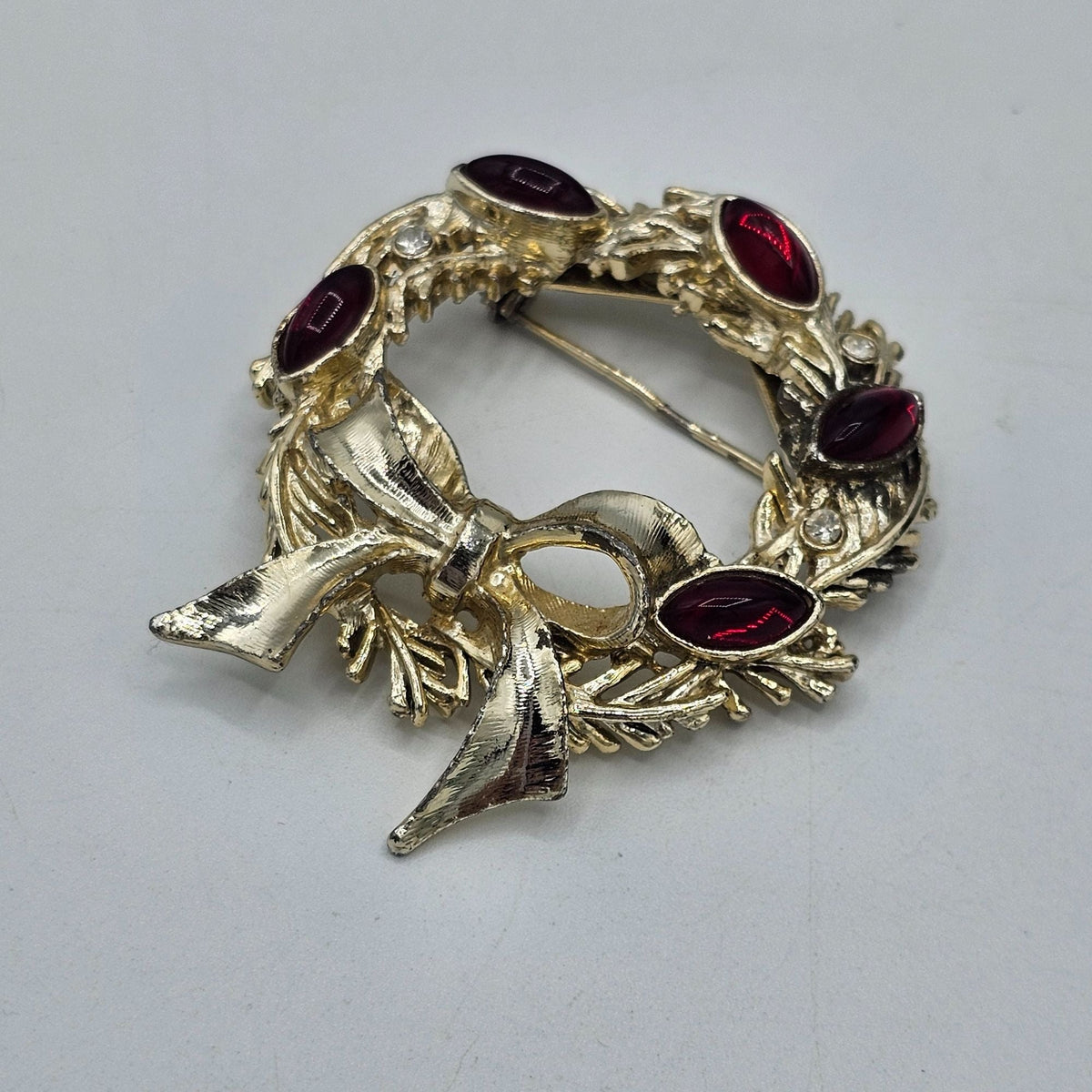 Vintage Tancer Gold-tone Wreath Brooch Pin Ruby Red Clear Stones MISSING1