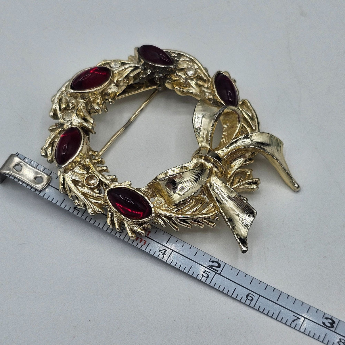 Vintage Tancer Gold-tone Wreath Brooch Pin Ruby Red Clear Stones MISSING1