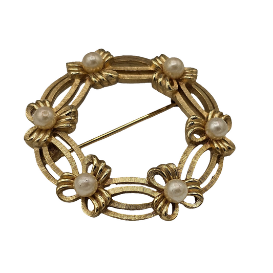 Vintage Crown Trifari Gold-tone Faux Pearl Wreath Brooch