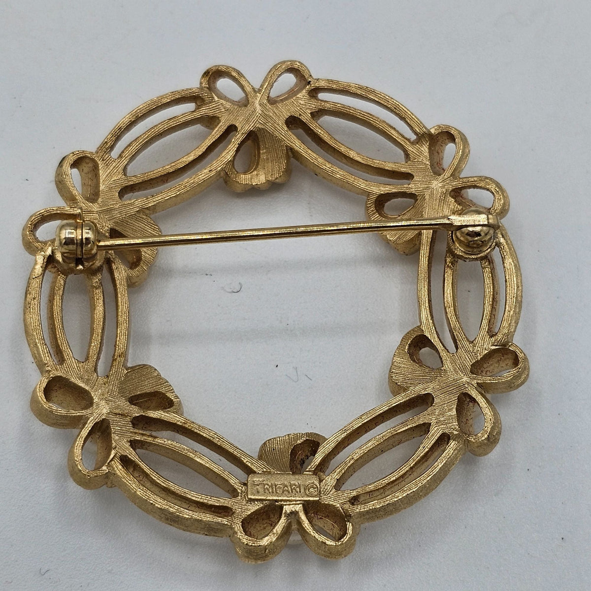 Vintage Crown Trifari Gold-tone Faux Pearl Wreath Brooch