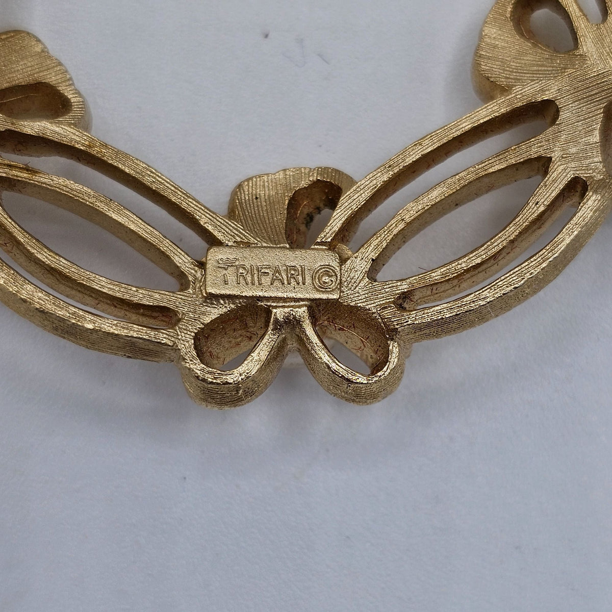 Vintage Crown Trifari Gold-tone Faux Pearl Wreath Brooch
