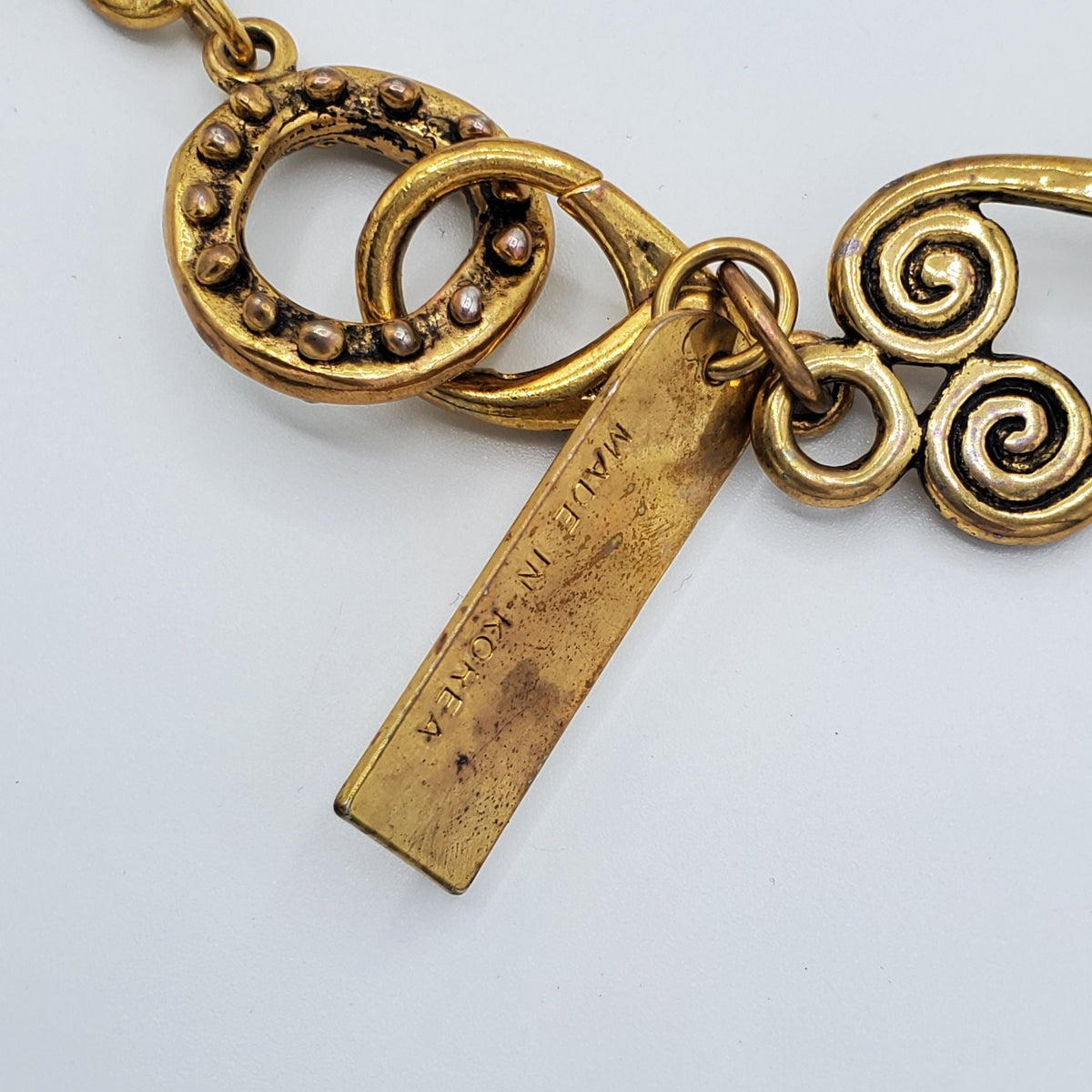 Gold-tone Bow Geometrical Linked Wooden Bead Belt Vintage