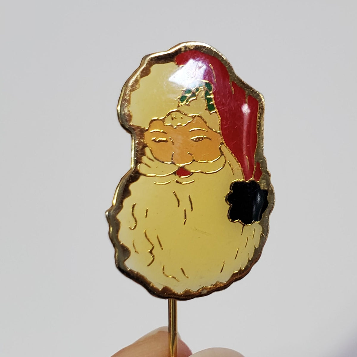 Vintage Gold-tone Santa Claus Hat Stick Pin Christmas Holiday