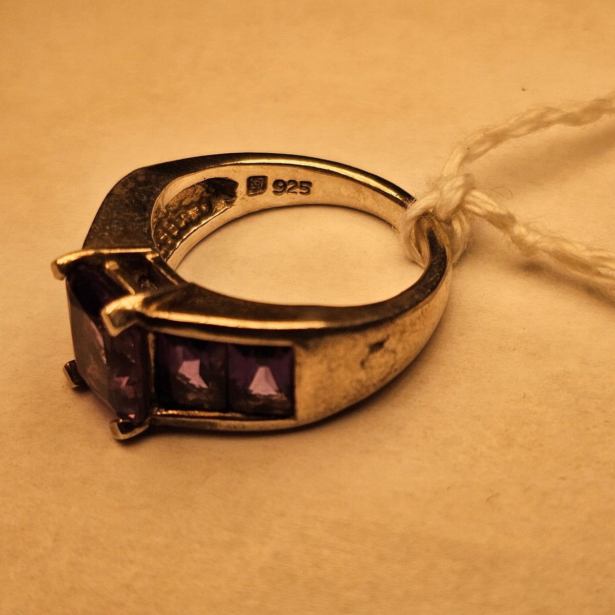 (730) Sterling Silver Vintage Purple Gemstone Ring Size 6 Signed Hong Kong 925