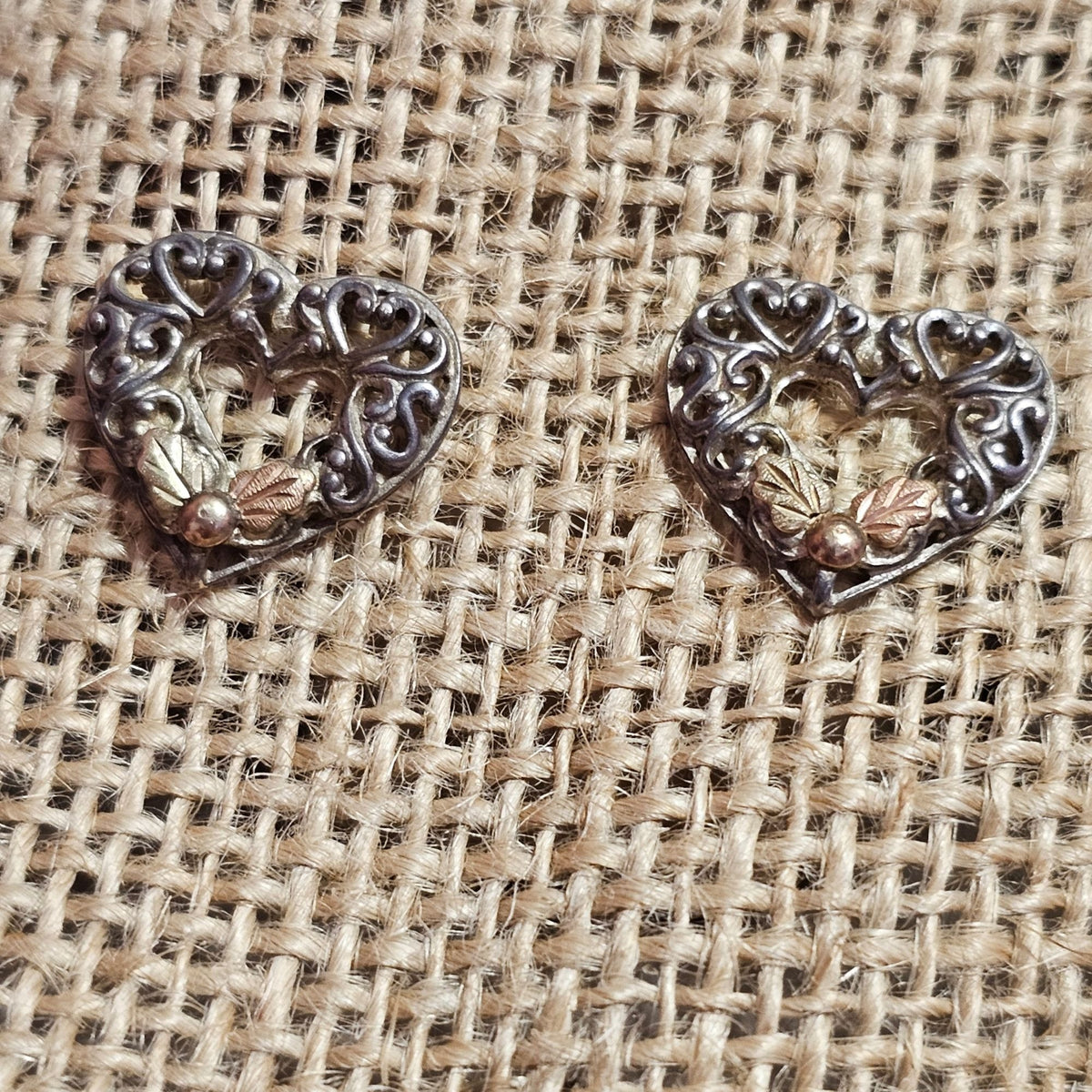 (713) Vintage Sterling Heart Filigree Pierced Earrings Gold Accents 3.42 Grams