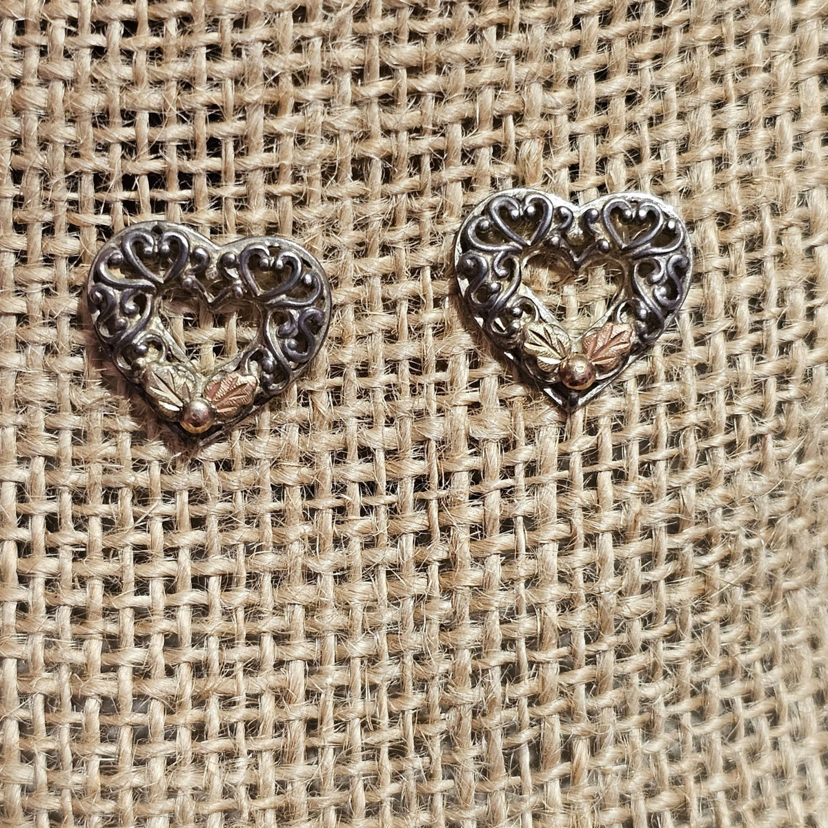 (713) Vintage Sterling Heart Filigree Pierced Earrings Gold Accents 3.42 Grams