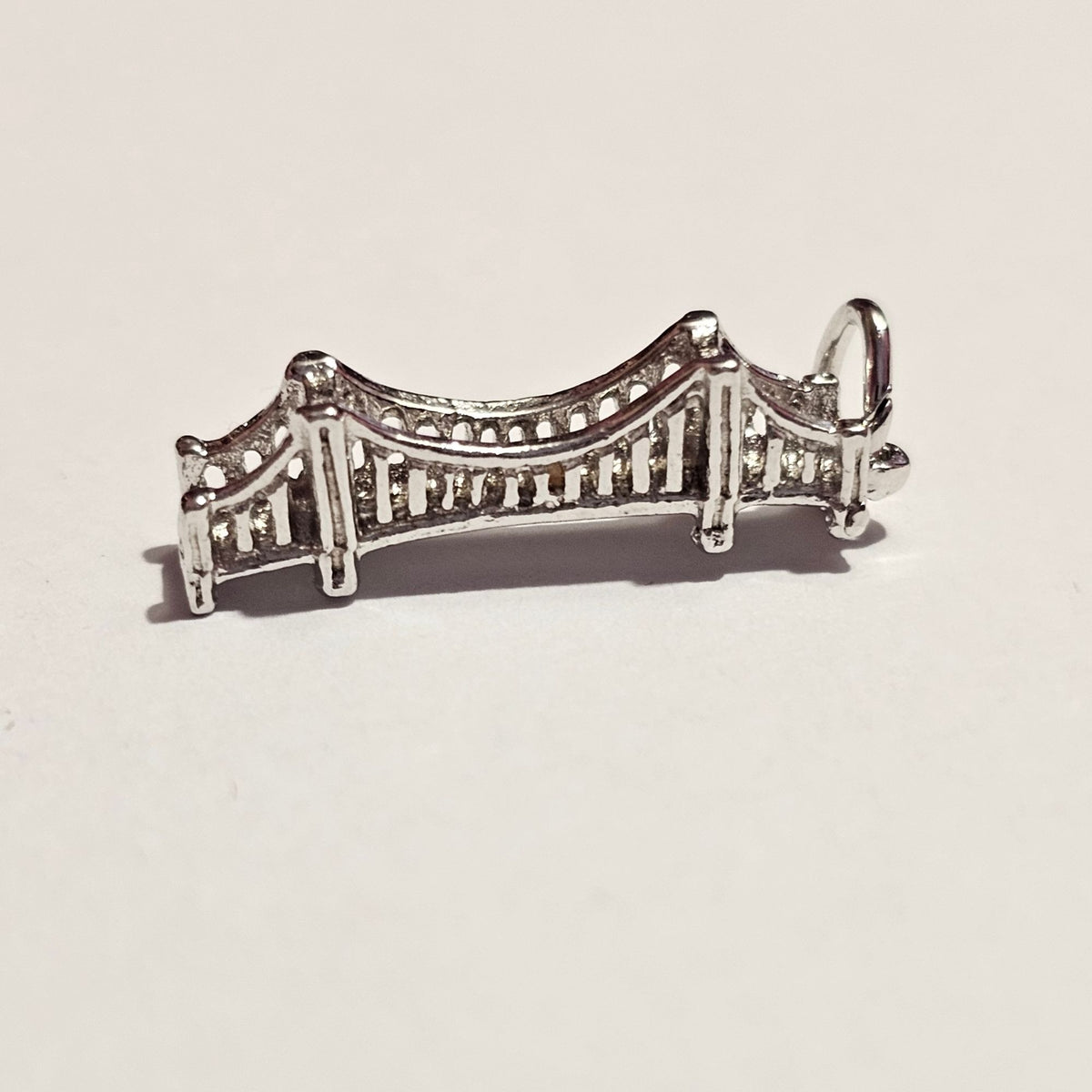 (751) Golden Gate Bridge Sterling Silver Souvenir Charm Pendant