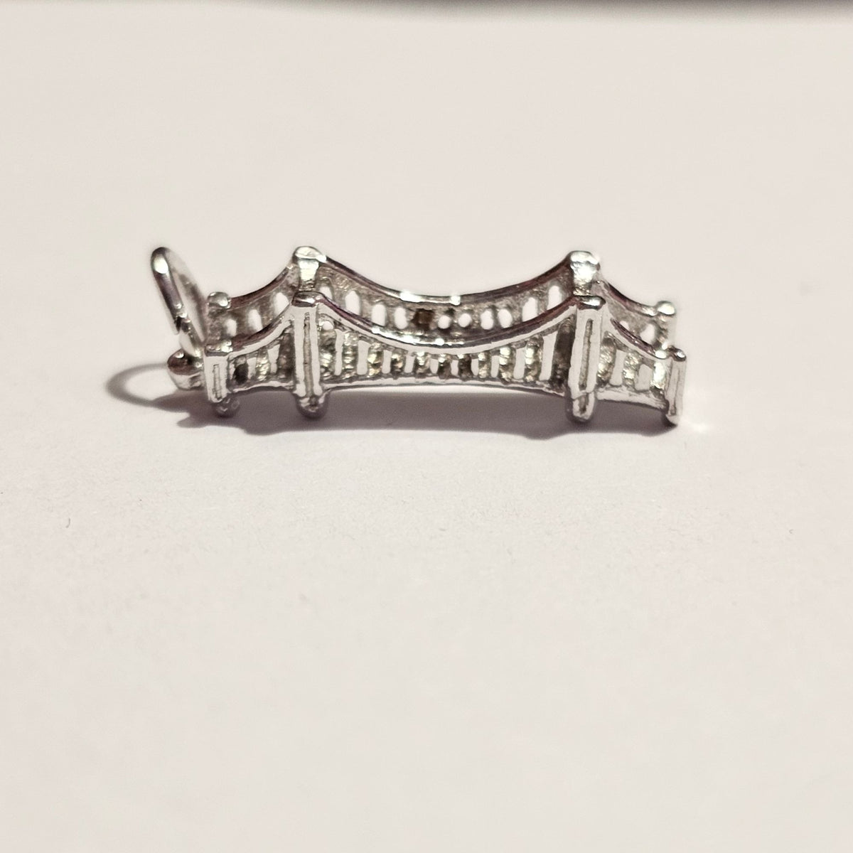 (751) Golden Gate Bridge Sterling Silver Souvenir Charm Pendant