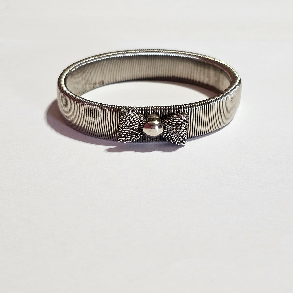 Silver-tone Mesh Omega Stretch Bracelet Bow Tie Vintage Coquette
