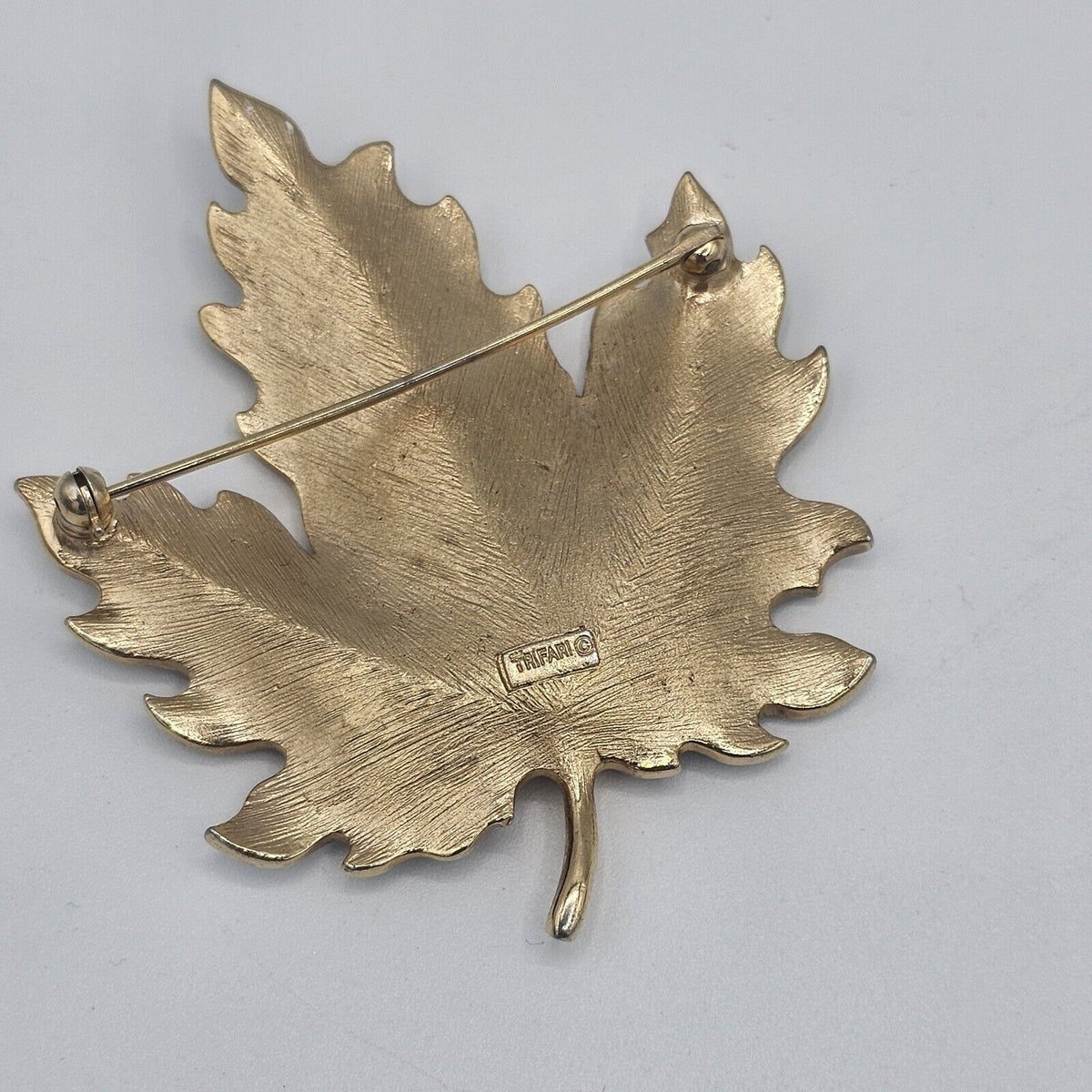 Vintage Crown Trifari Gold Tone White Enamel Textured Maple Leaf Brooch Huge