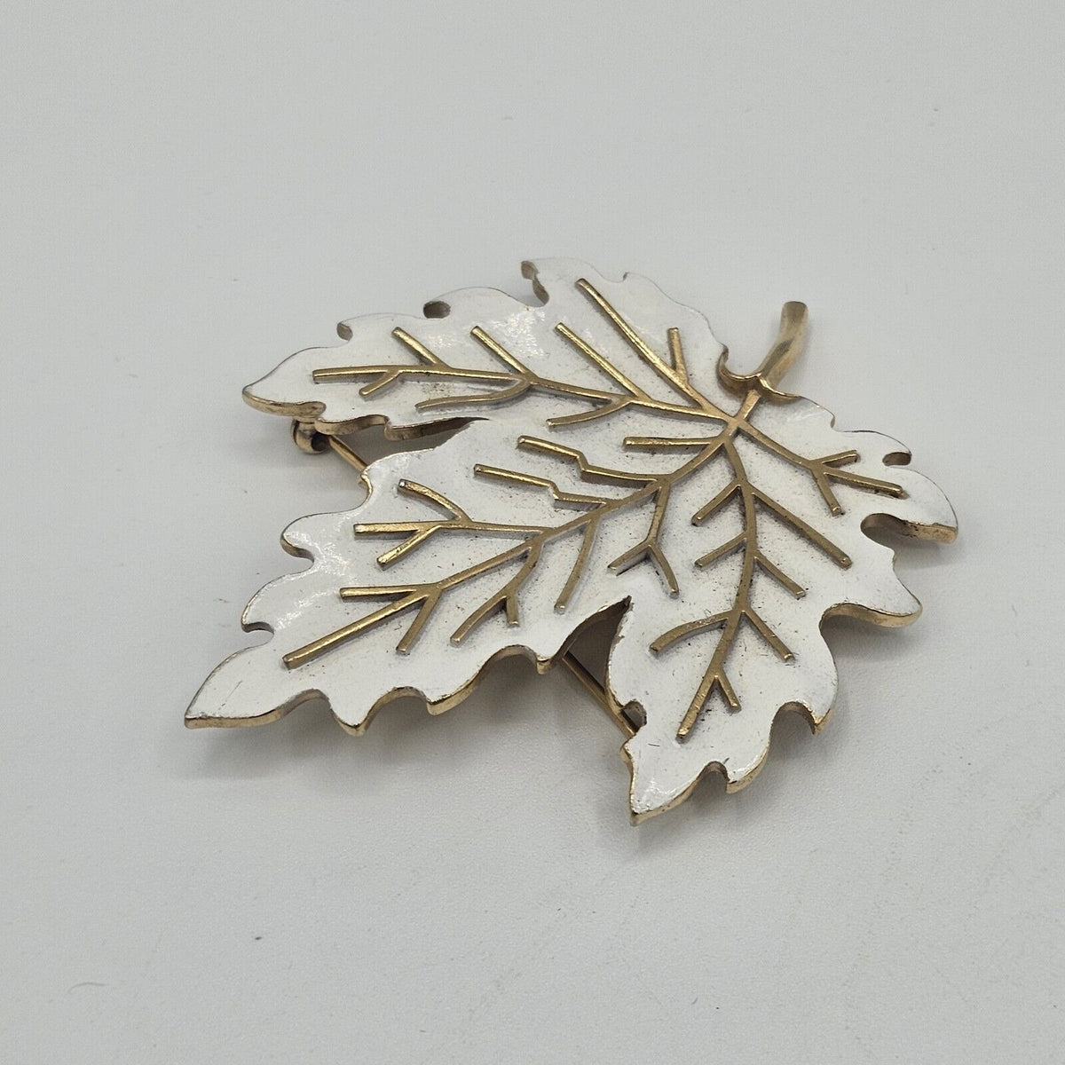 Vintage Crown Trifari Gold Tone White Enamel Textured Maple Leaf Brooch Huge