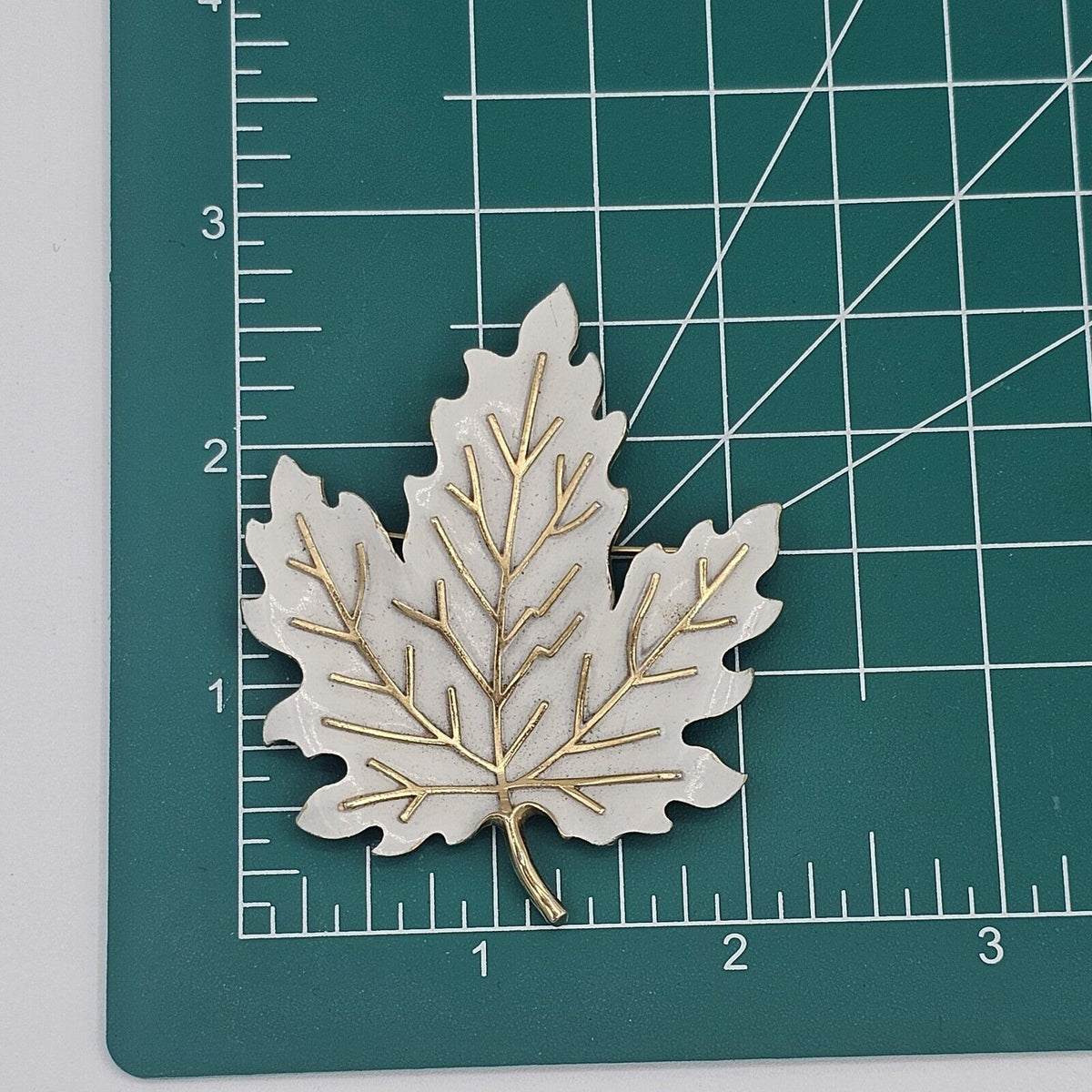 Vintage Crown Trifari Gold Tone White Enamel Textured Maple Leaf Brooch Huge