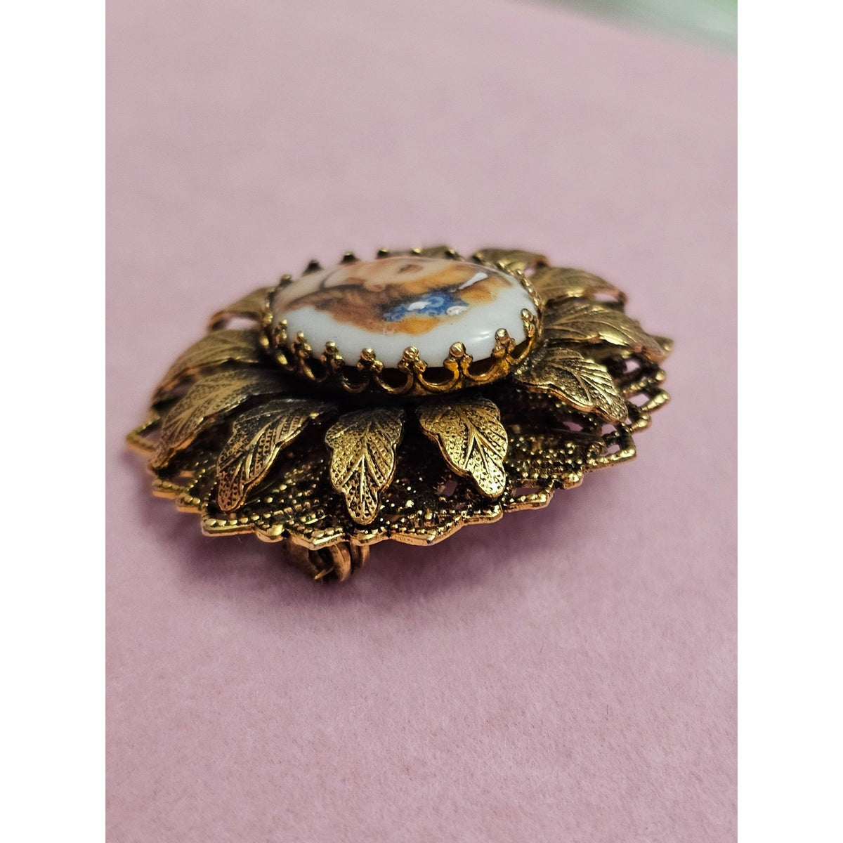 (749) Vintage Victorian Style Brooch Hand-Painted Portrait Gold-Tone Filigree