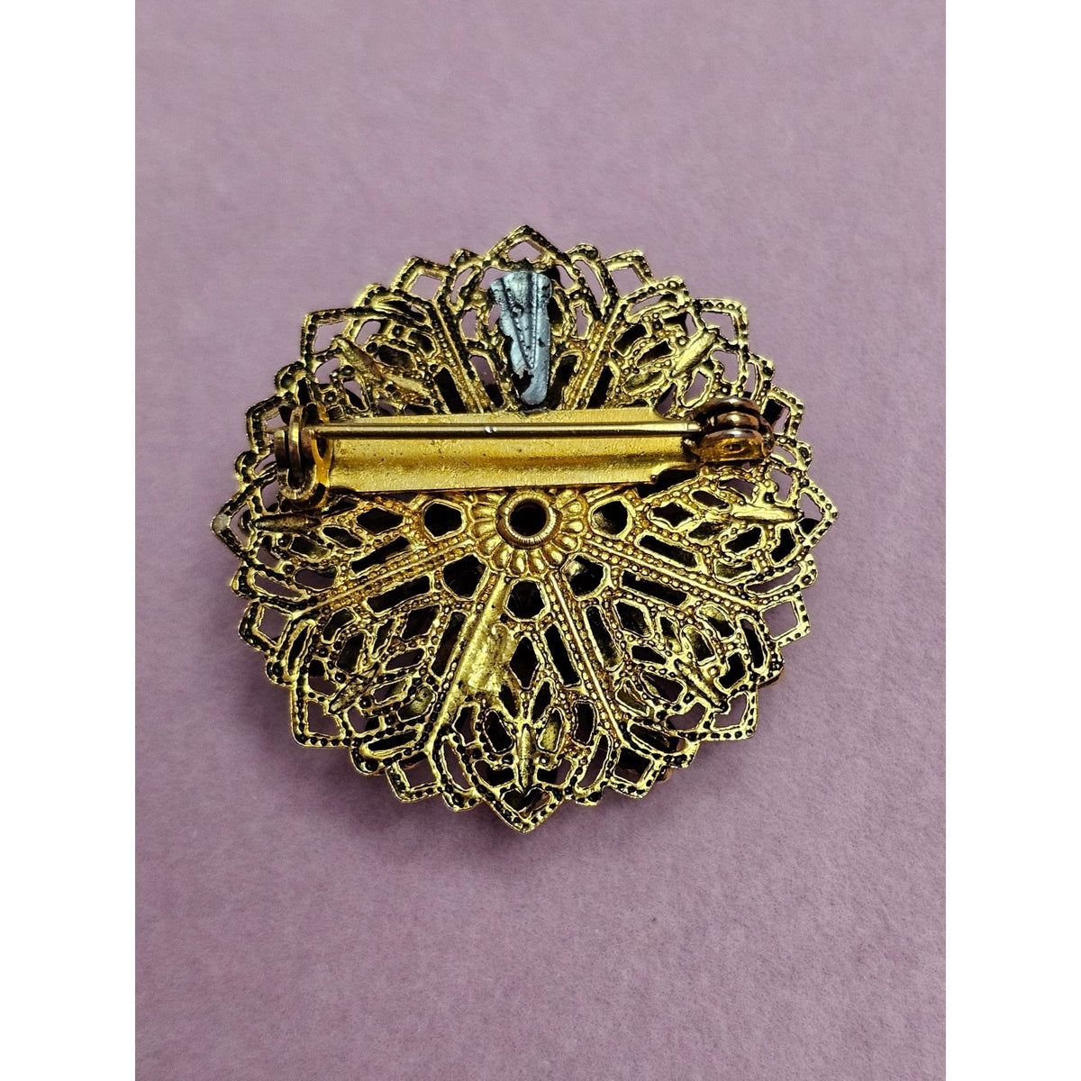 (749) Vintage Victorian Style Brooch Hand-Painted Portrait Gold-Tone Filigree