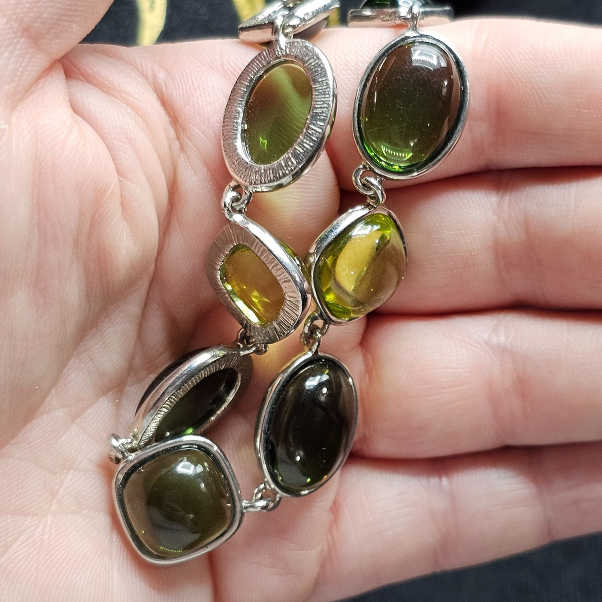(44) Napier Vintage Silver-tone Iridescent Translucent Green Stone Necklace