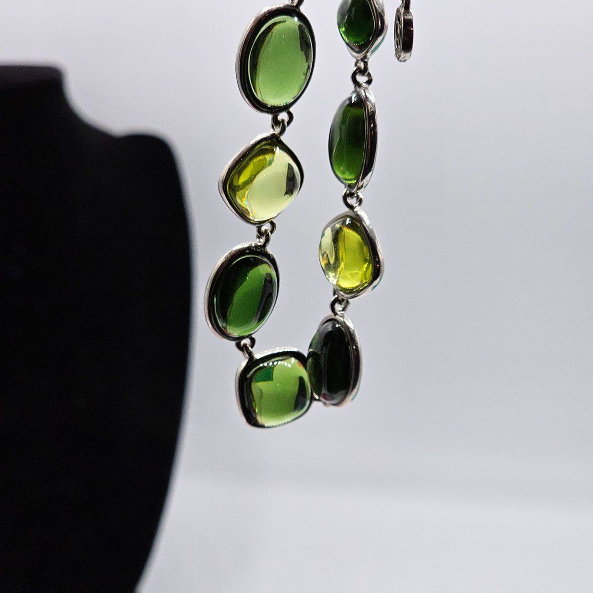 (44) Napier Vintage Silver-tone Iridescent Translucent Green Stone Necklace
