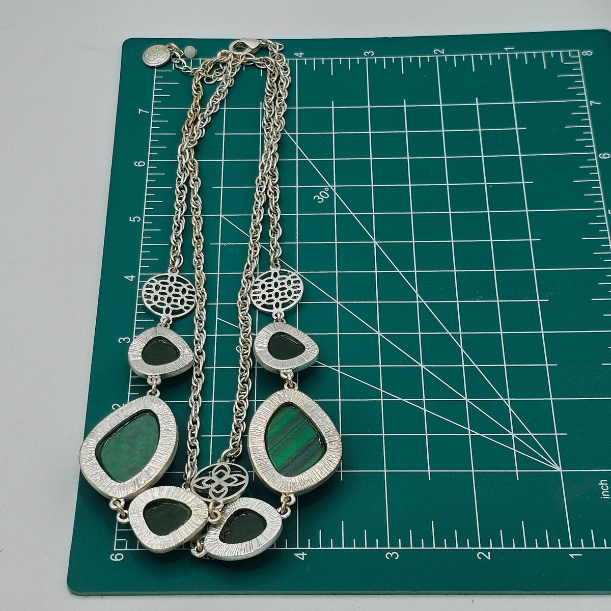 (42) Bill Blass Iridescent Green Multi-Stone Necklace Long Silver-tone Chain 34 in