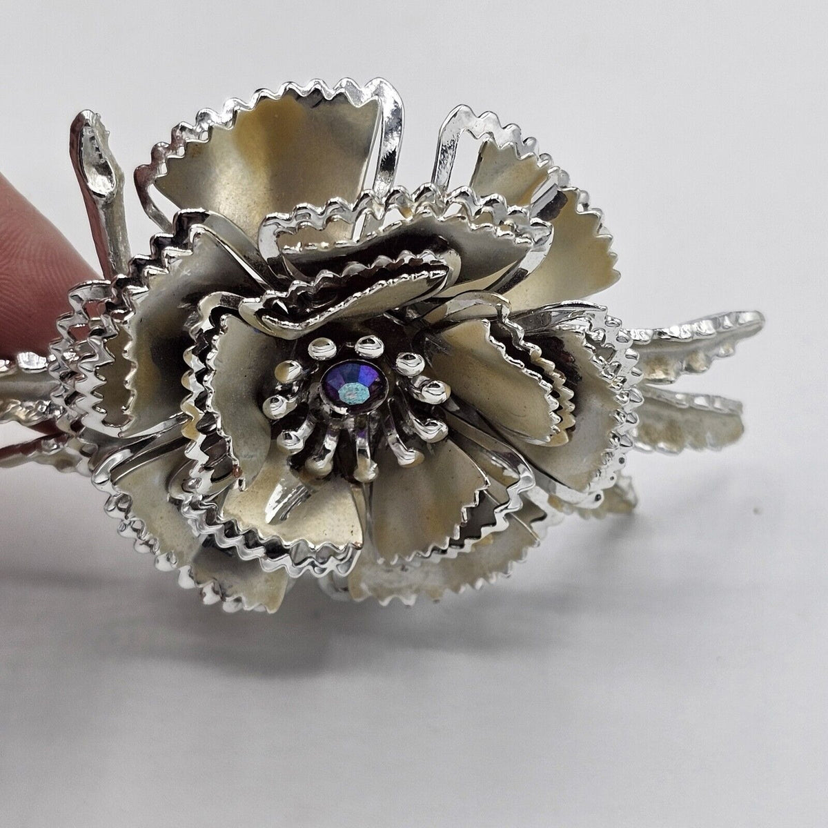 (673) Vintage Silver-Tone Metal Flower Brooch Huge Oversized Petals Leaves