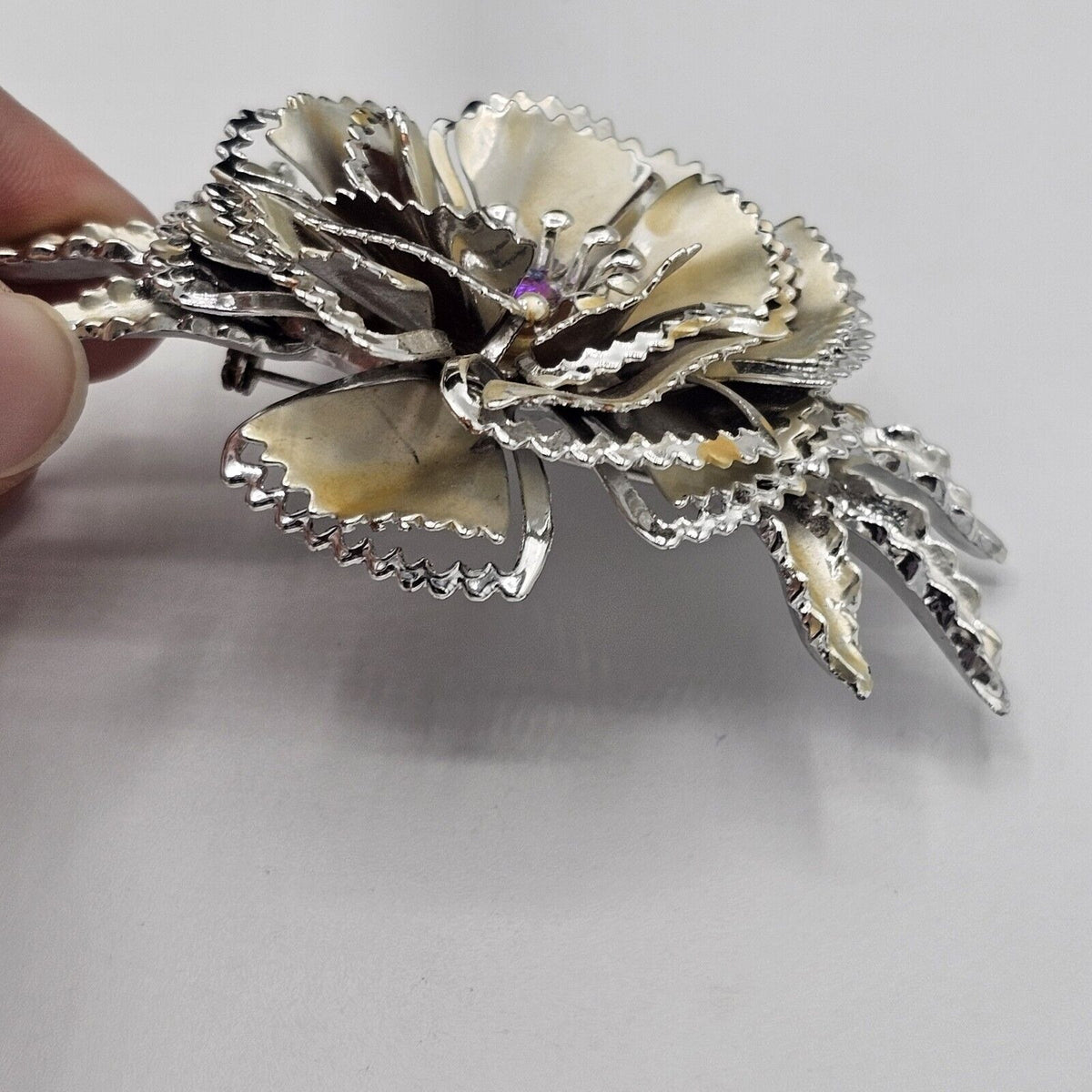 (673) Vintage Silver-Tone Metal Flower Brooch Huge Oversized Petals Leaves