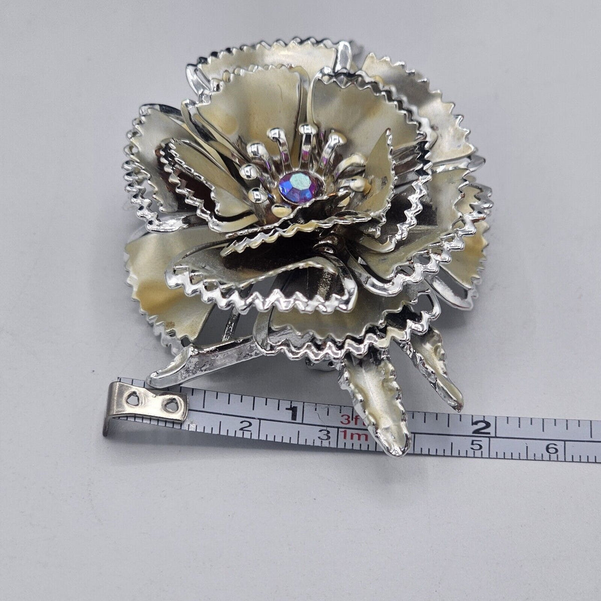 (673) Vintage Silver-Tone Metal Flower Brooch Huge Oversized Petals Leaves