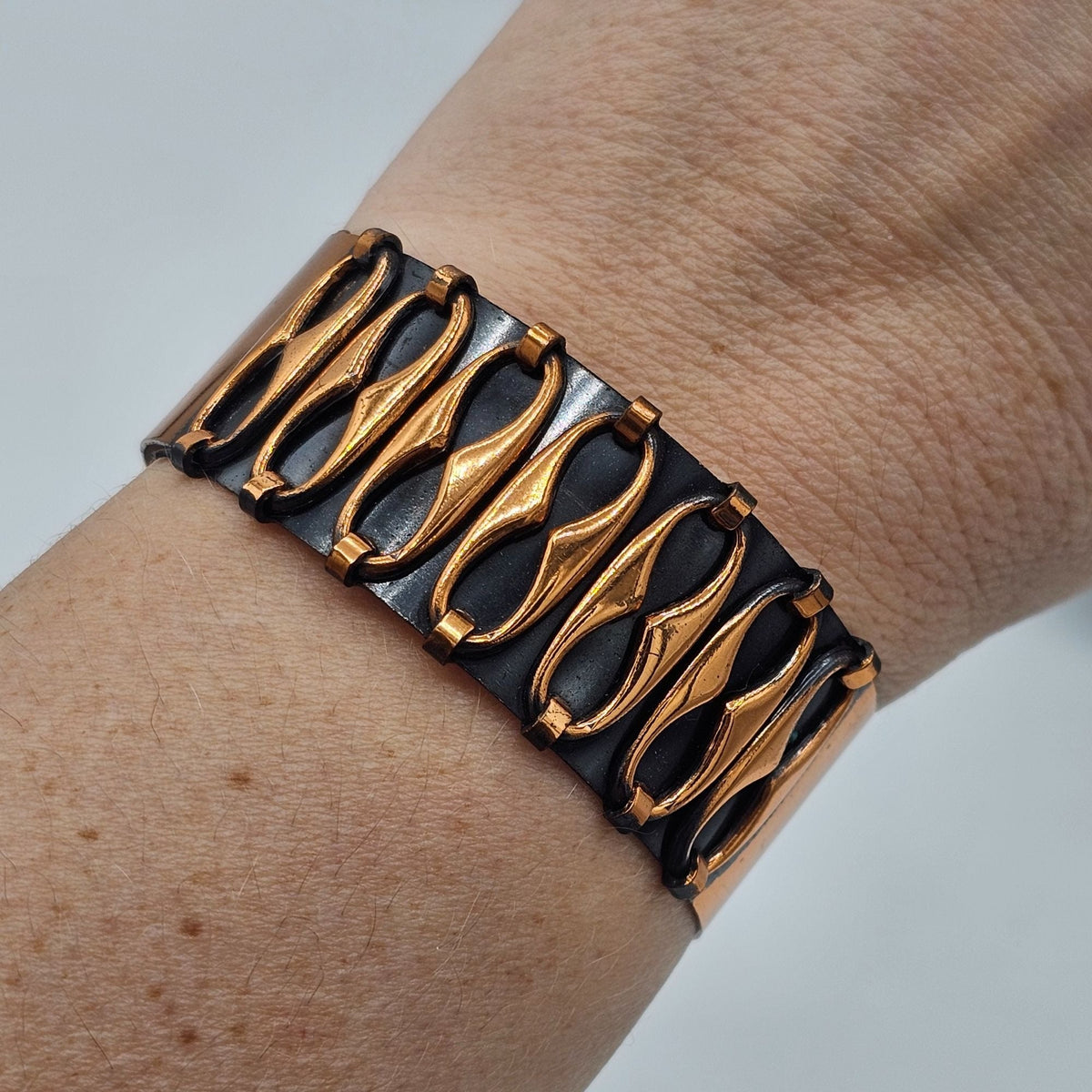 Vintage Copper Renoir Infinity Espana Cuff Bracelet Clip-On Earrings Set MCM